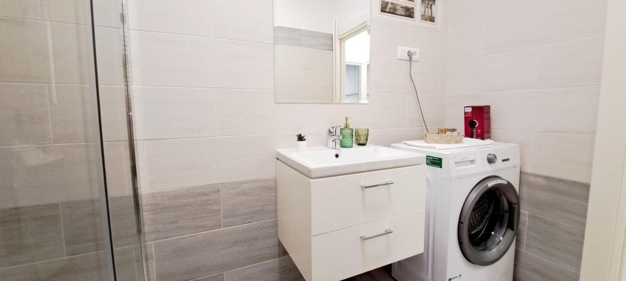 Relax Home Apartment Q Ясси Екстер'єр фото